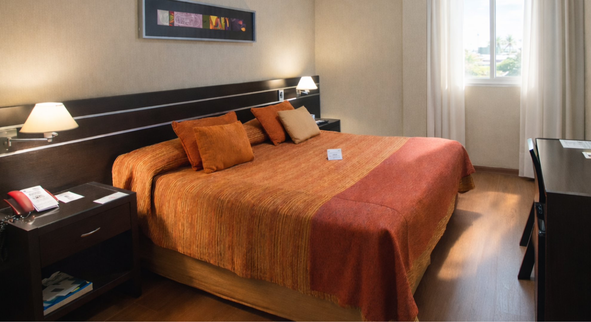 Habitación Master del Hotel Francia Tucumán con cama king size