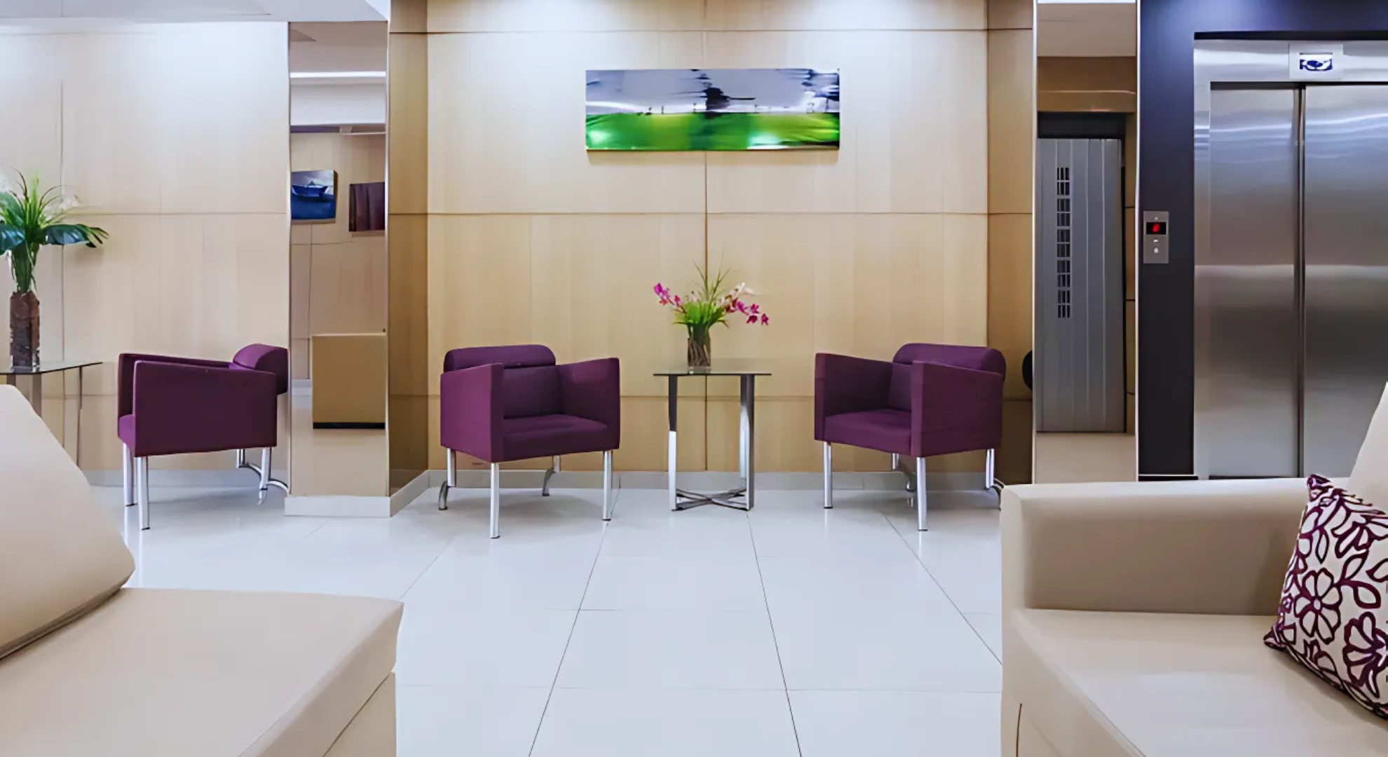 Lobby y recepción del Hotel Francia en el centro de San Miguel de Tucumán